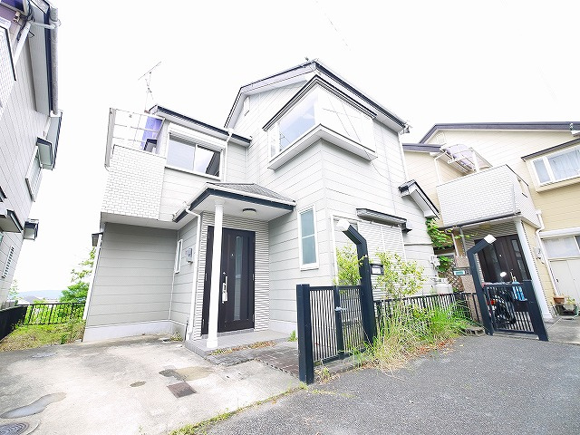 松石邸の外観|きれいな外観です