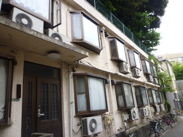 西片荘の外観
