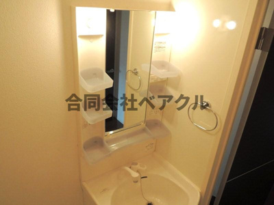 【独立洗面台】 | ウエストビレッジ桃山B棟 | 独立洗面台あり、毎朝おしゃれに忙しい女性の方におすすめです
