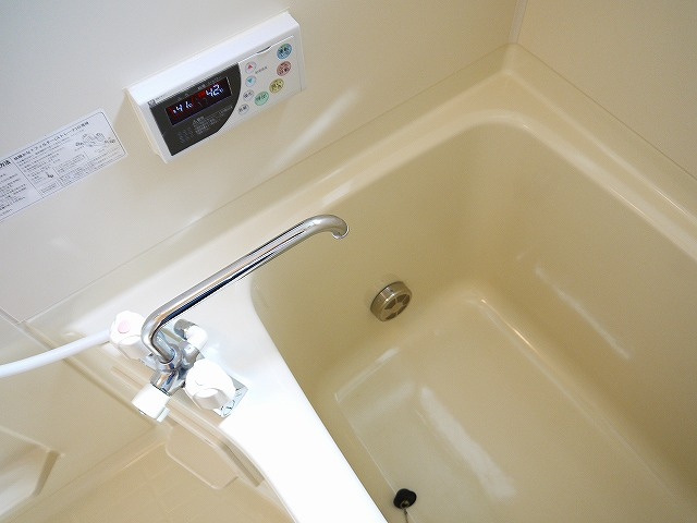 シャルマン高畑　Ｃ棟の浴室|落ち着いた空間のお風呂です