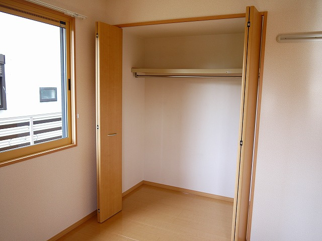 シャルマン高畑　Ｃ棟の収納|専用の収納スペースです