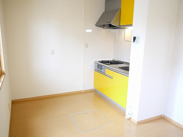 シャルマン高畑　Ｃ棟のキッチン|使いやすいキッチンです