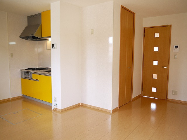 シャルマン高畑　Ｃ棟の居間・リビング|リビングです