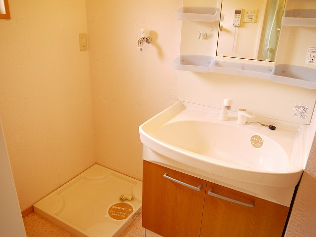 シャルマン高畑　Ｃ棟の洗面所|使いやすい洗面所です