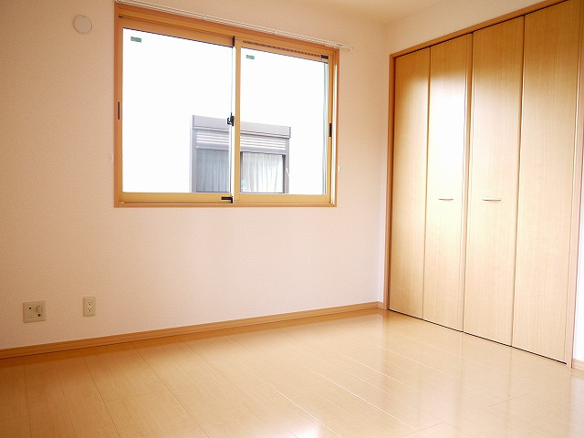 シャルマン高畑　Ｃ棟の洋室|洋室です