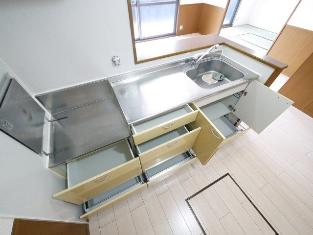 フェルティ　２番館のキッチン|収納豊富できれいなキッチンです