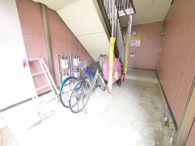 サテライトミーホA棟のエントランス|ゆとりのあるエントランスです