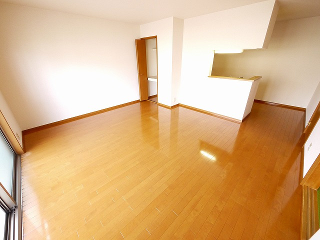 サテライトミーホA棟の居間・リビング|使いやすい居間です