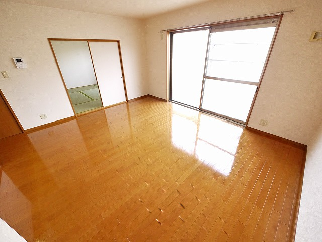 サテライトミーホA棟の居間・リビング|ゆったりとしたリビングです