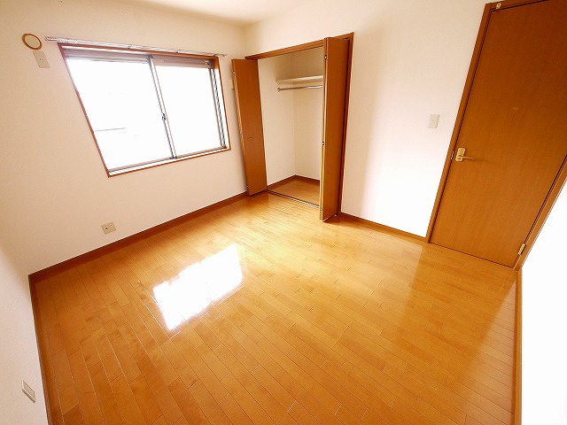 サテライトミーホA棟の洋室|明るい洋室です