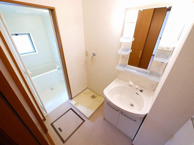 サテライトミーホA棟の洗面所|コンパクトで使いやすい洗面所