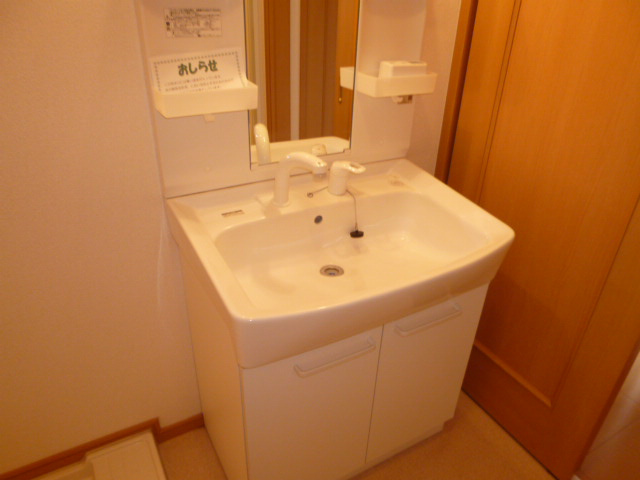 パラッツオ・クォーレＢの独立洗面台|洗髪洗面化粧台