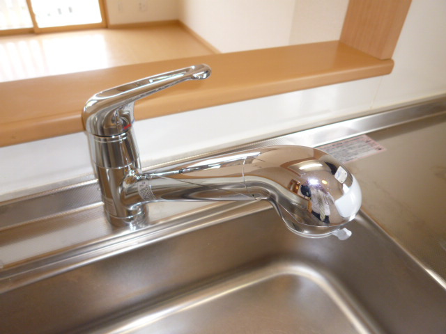 倉敷市東塚３丁目のアパートのキッチン|浄水器対応水栓