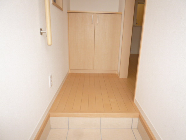 シャーメゾン安原二番館の玄関