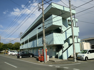 【外観】 | 竹川ハイツ　Bタイプ | 浜町　駐車場1台込み　エアコン付　バス・トイレ別　洗髪洗面化粧台付　フリーレント