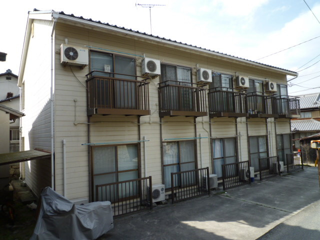 倉敷市栗坂のアパートの外観