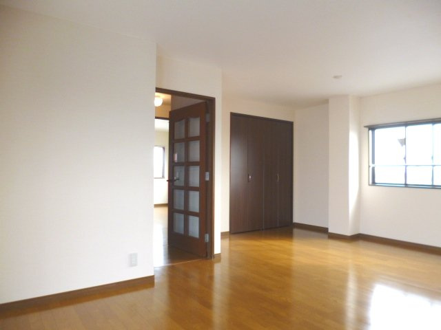 ウメジュネスの居間・リビング