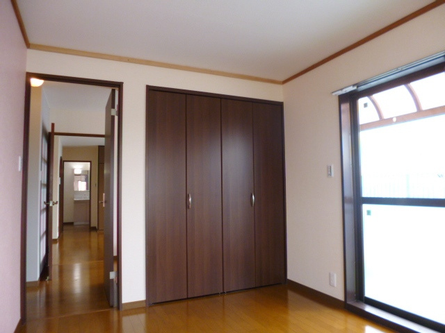 ウメジュネスの洋室