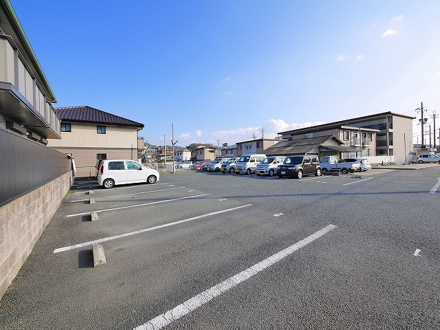 メルベーユ壱分の駐車場|カースペースがあります