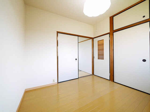 吹角借家の洋室|ゆったりした洋室です