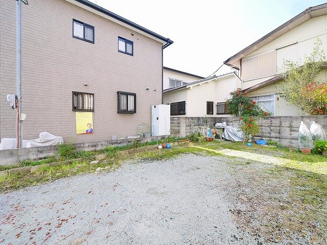 吹角借家の駐車場|駐車場があるので、車を買う予定の方も安心です
