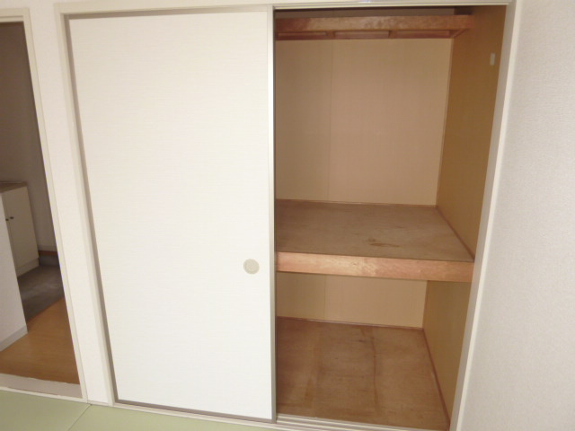 フレグランスまほろばＡの収納