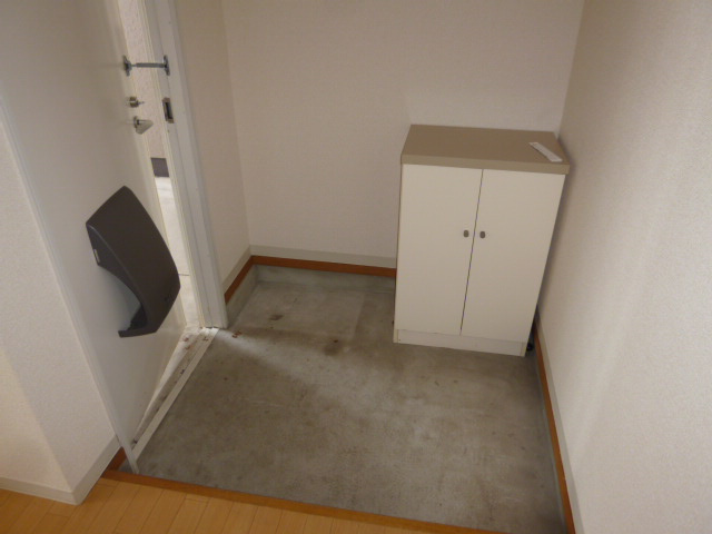 フレグランスまほろばＡの玄関