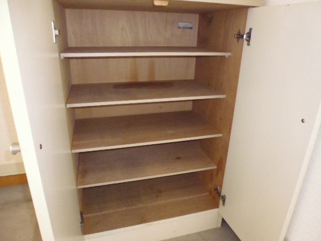 フレグランスまほろばＡの収納