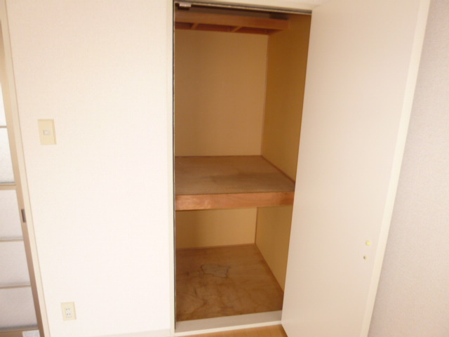 フレグランスまほろばＡの収納