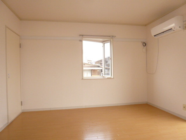 フレグランスまほろばＡの居間・リビング