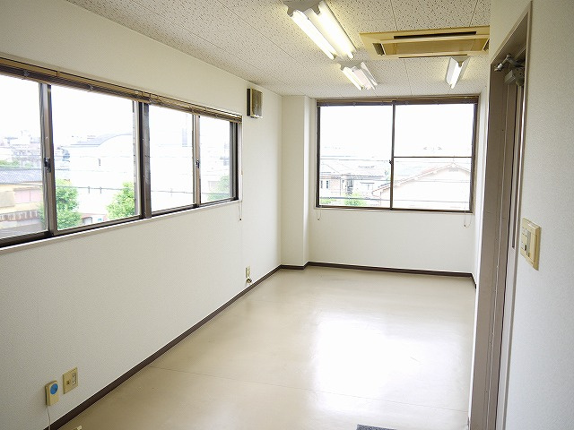 清和ビルの周辺