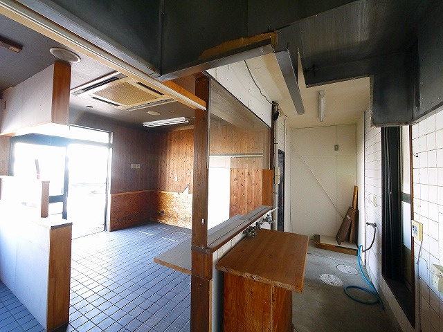 荒井ビル（北之庄町）のエントランス|ゆとりのあるエントランスです