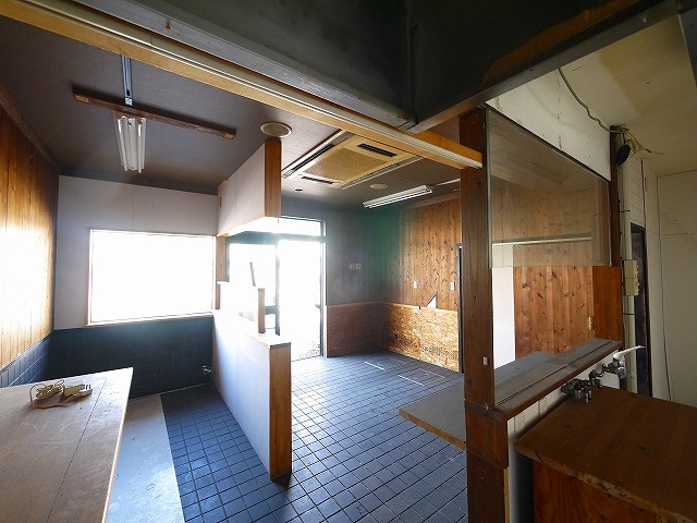 荒井ビル（北之庄町）のロビー|落ち着いたロビーです