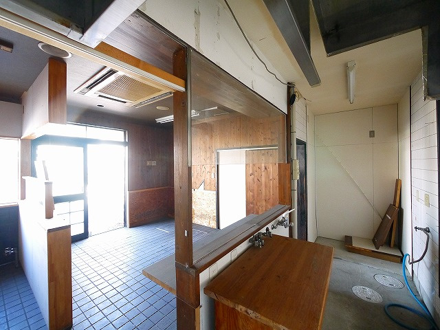 荒井ビル（北之庄町）のエントランス|毎日通るエントランスはこのようになっています