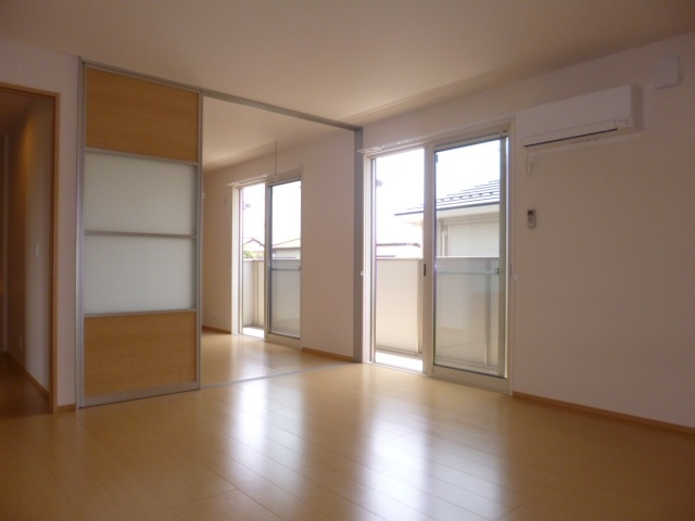 サンモールＡ棟の居間・リビング