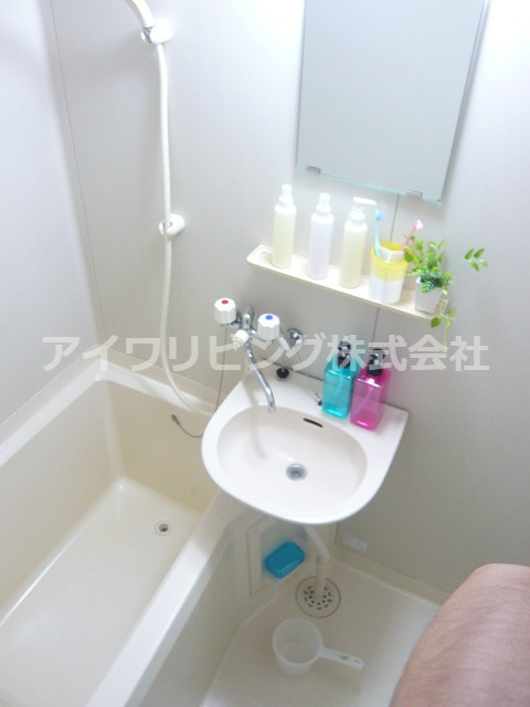 コーポ・ファミーユの浴室|写真はイメージです。【コーポ・ファミーユ】