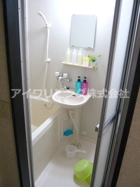 コーポ・ファミーユの浴室|写真はイメージです。【コーポ・ファミーユ】