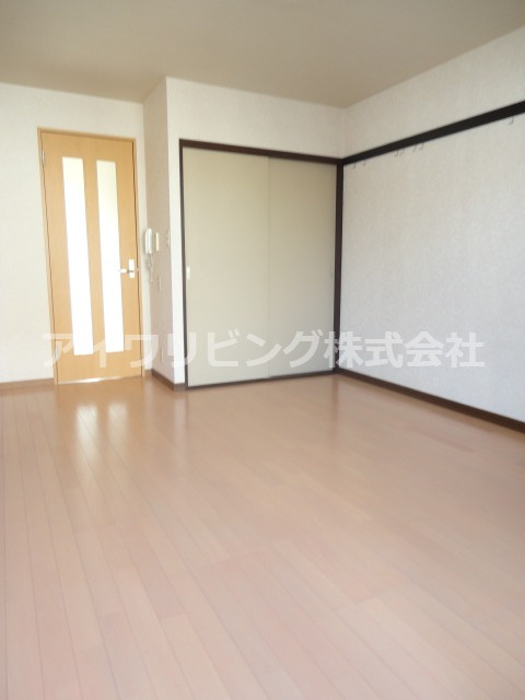 コーポ・ファミーユの洋室|【コーポ・ファミーユ】