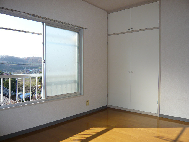 サンフォレスタ岩岡の洋室|日当り良好