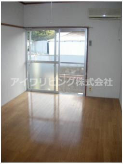 第１藤美荘の洋室