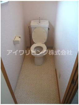 ニュータウンハウスのトイレ|【ニュータウンハウス】