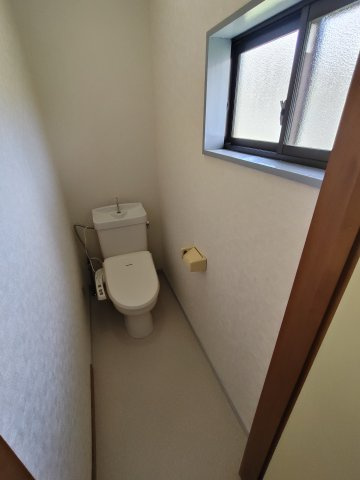 ニュータウンハウスのトイレ|【ニュータウンハウス】