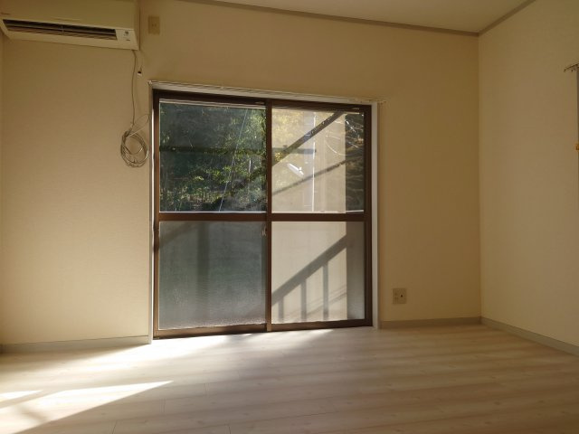 ニュータウンハウスの洋室|【ニュータウンハウス】