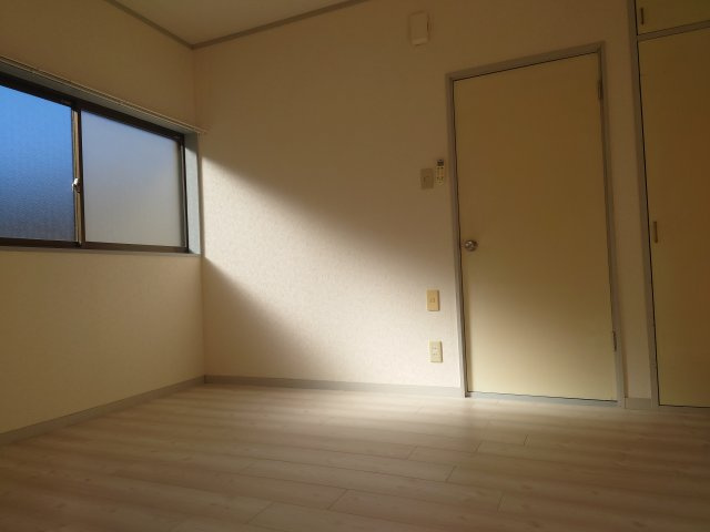 ニュータウンハウスの洋室|２面採光【ニュータウンハウス】