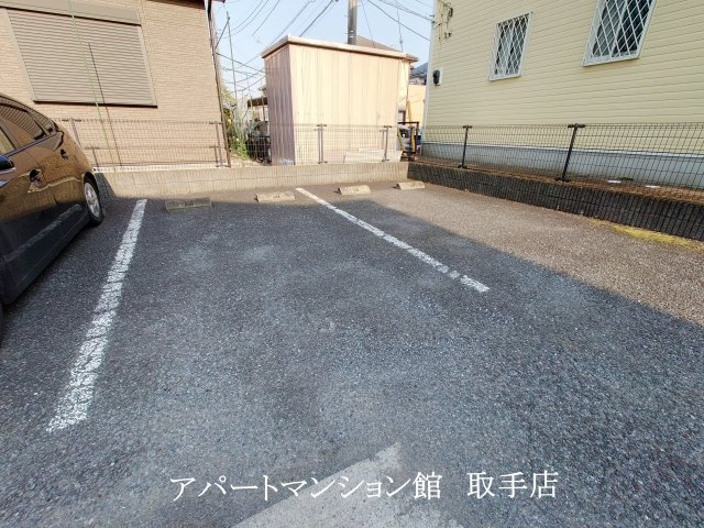 リバティーハイツ・エビハラの駐車場