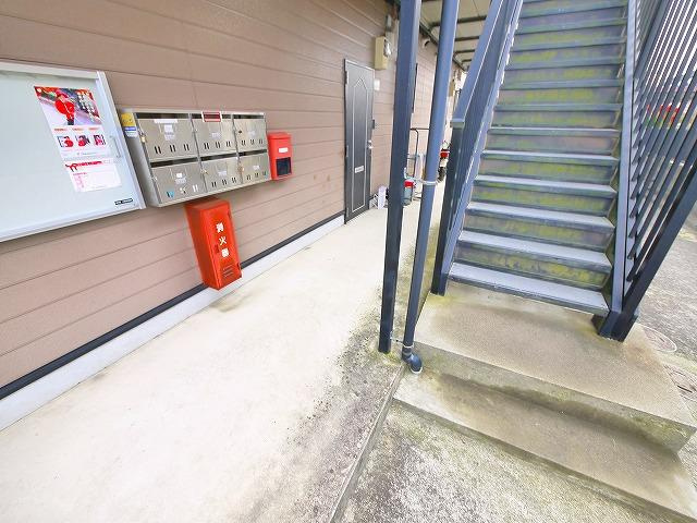 グランドゥール柳本のその他共用部分|共用階段です