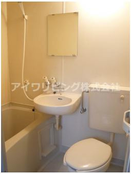 メゾンKNの浴室