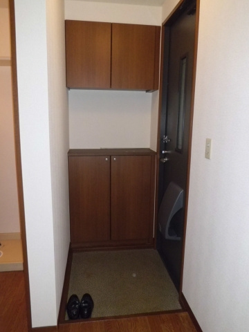 ファミール取石の玄関