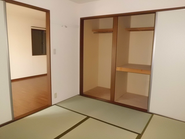 ファミール取石の和室|廊下
