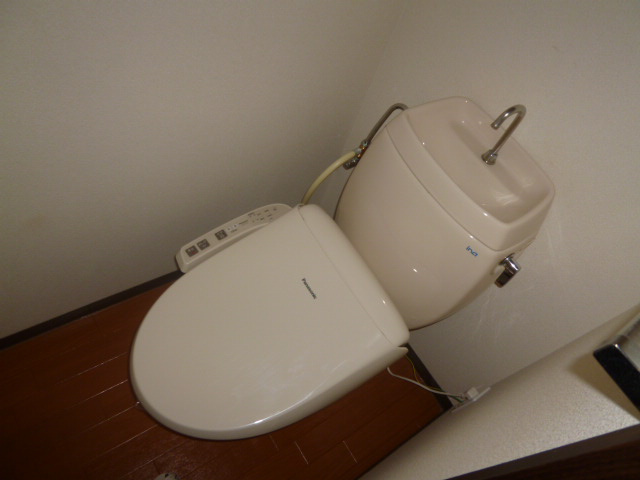 ハイツあかねＡのトイレ|シャワー付きトイレ
